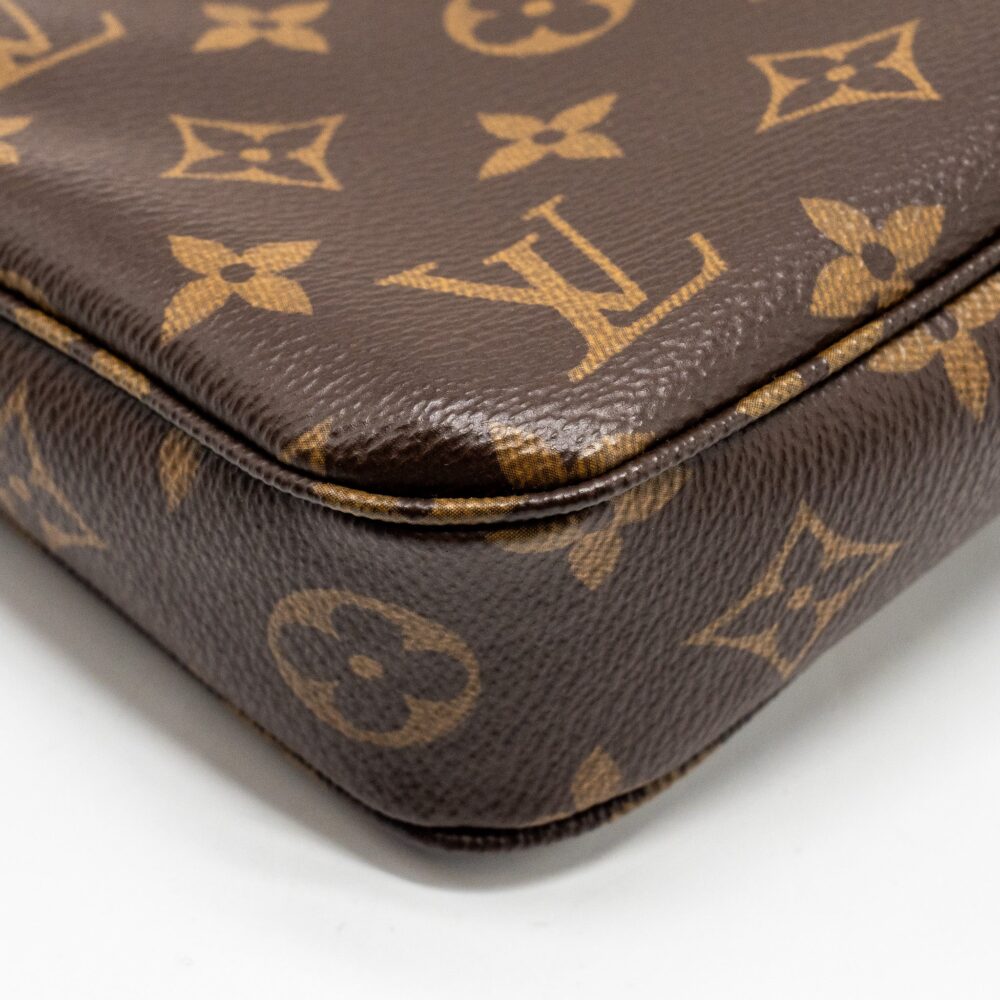 AAA Replica Louis Vuitton LV POCHETTE ACCESSORIES MONOGRAM CANVAS GHW
