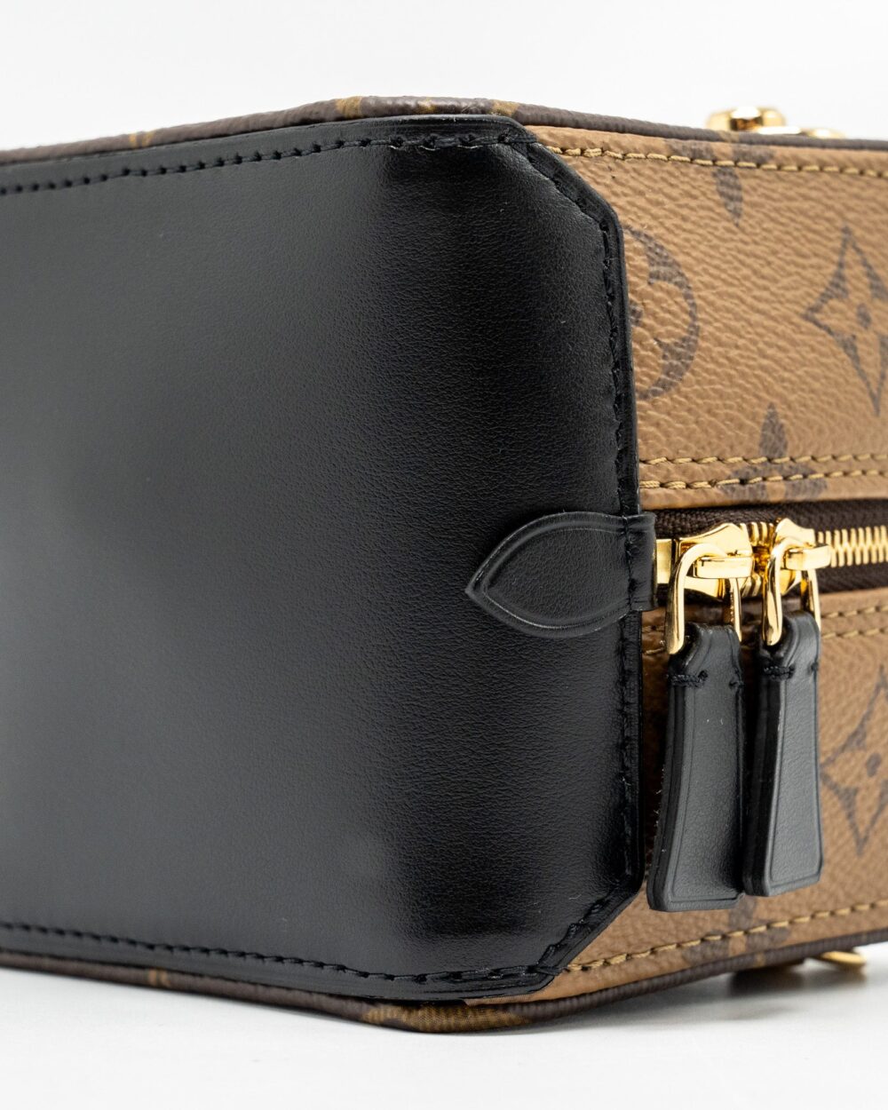 AAA Replica Louis Vuitton LV DICE BAG REVERSE MONOGRAM CANVAS / LEATHER GHW 