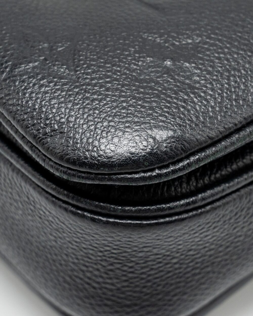 AAA Replica Louis Vuitton LV POCHETTE METIS MONOGRAM EMPREINTE BLACK GHW