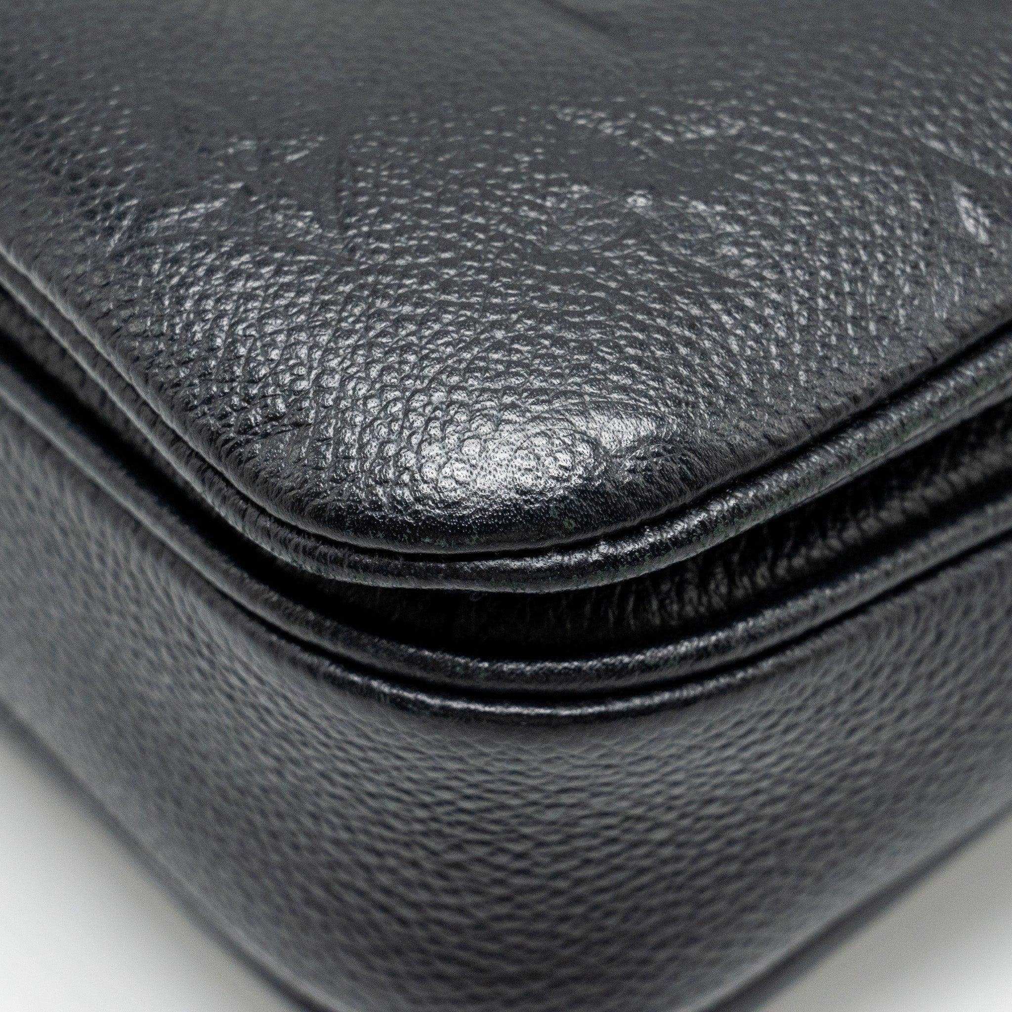 AAA Replica Louis Vuitton LV POCHETTE METIS MONOGRAM EMPREINTE BLACK GHW