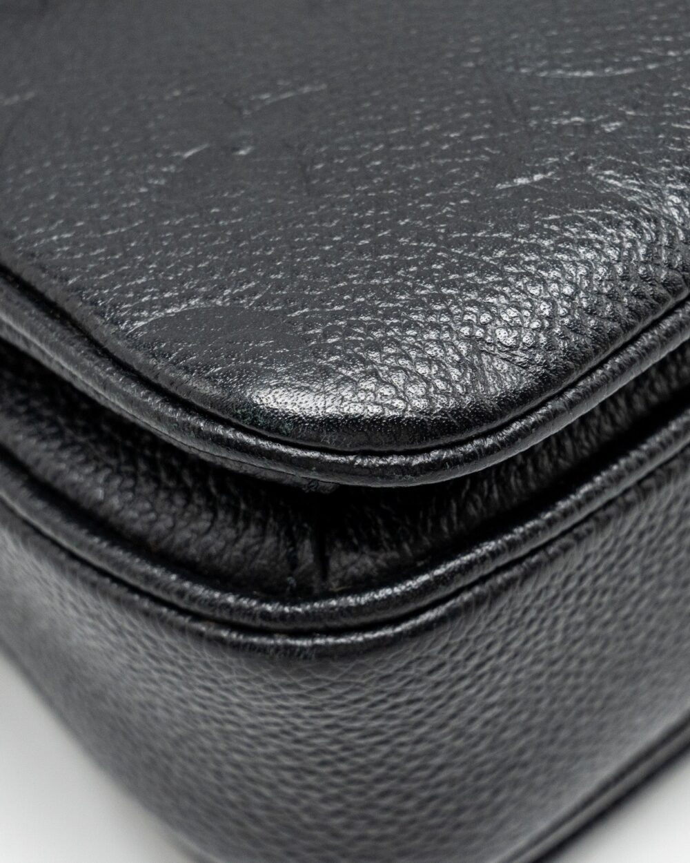 AAA Replica Louis Vuitton LV POCHETTE METIS MONOGRAM EMPREINTE BLACK GHW