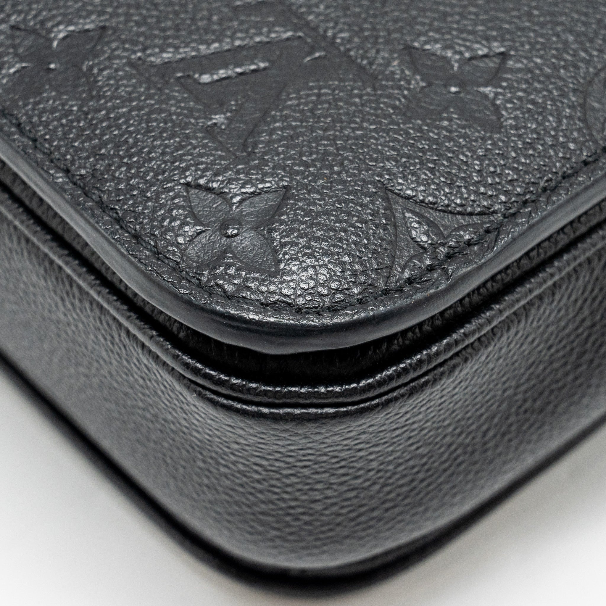 AAA Replica Louis Vuitton LV POCHETTE METIS MONOGRAM EMPREINTE BLACK GHW