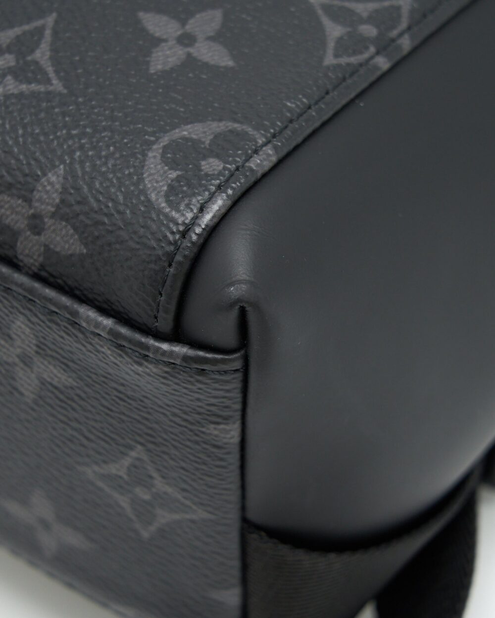 AAA Replica Louis Vuitton LV ECLIPSE VOYAGER MESSENGER BAG MONOGRAM CANVAS BLACK YEAR 2020
