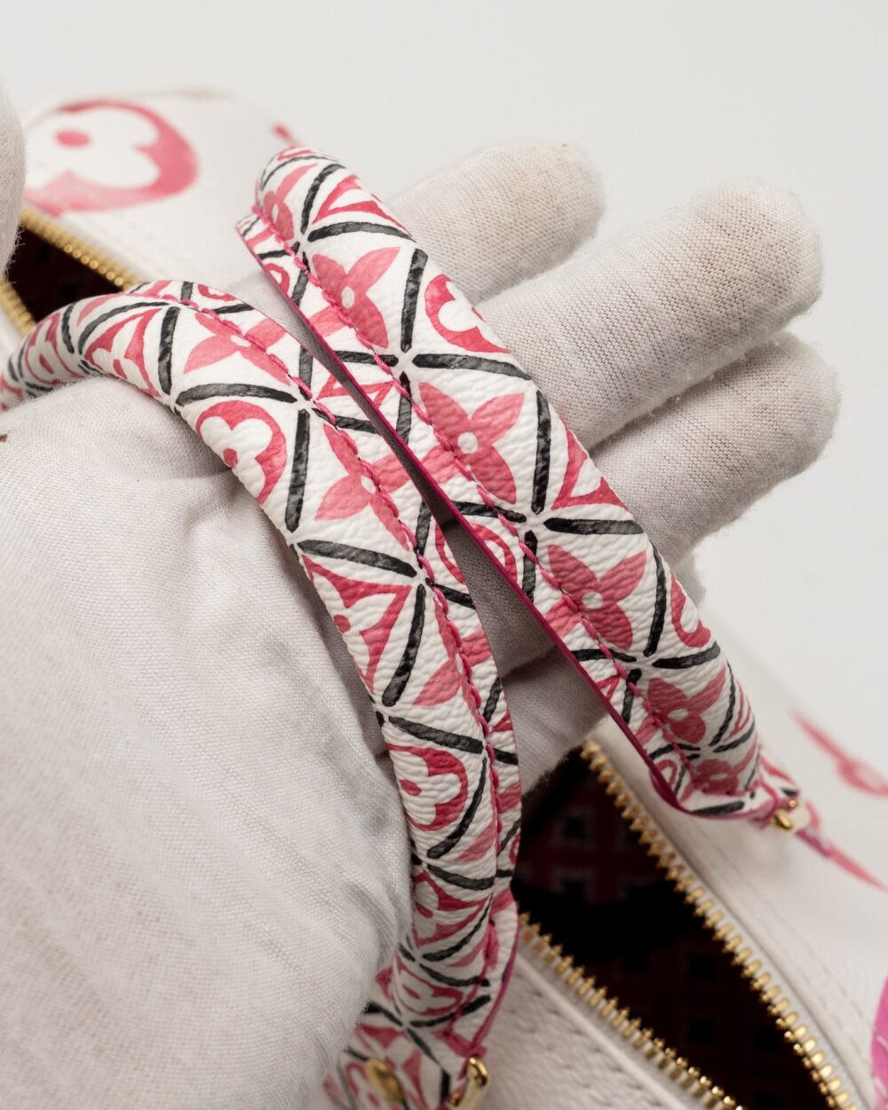 AAA Replica Louis Vuitton LV BY THE POOL SPEEDY BANDOULIERE 25 GIANT MONOGRAM CANVAS PINK/WHITE GHW