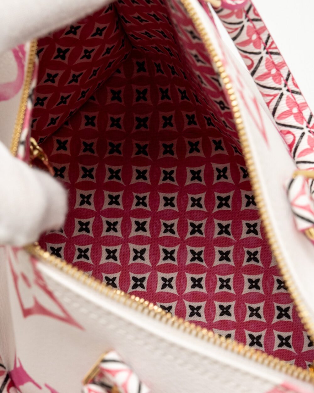 AAA Replica Louis Vuitton LV BY THE POOL SPEEDY BANDOULIERE 25 GIANT MONOGRAM CANVAS PINK/WHITE GHW