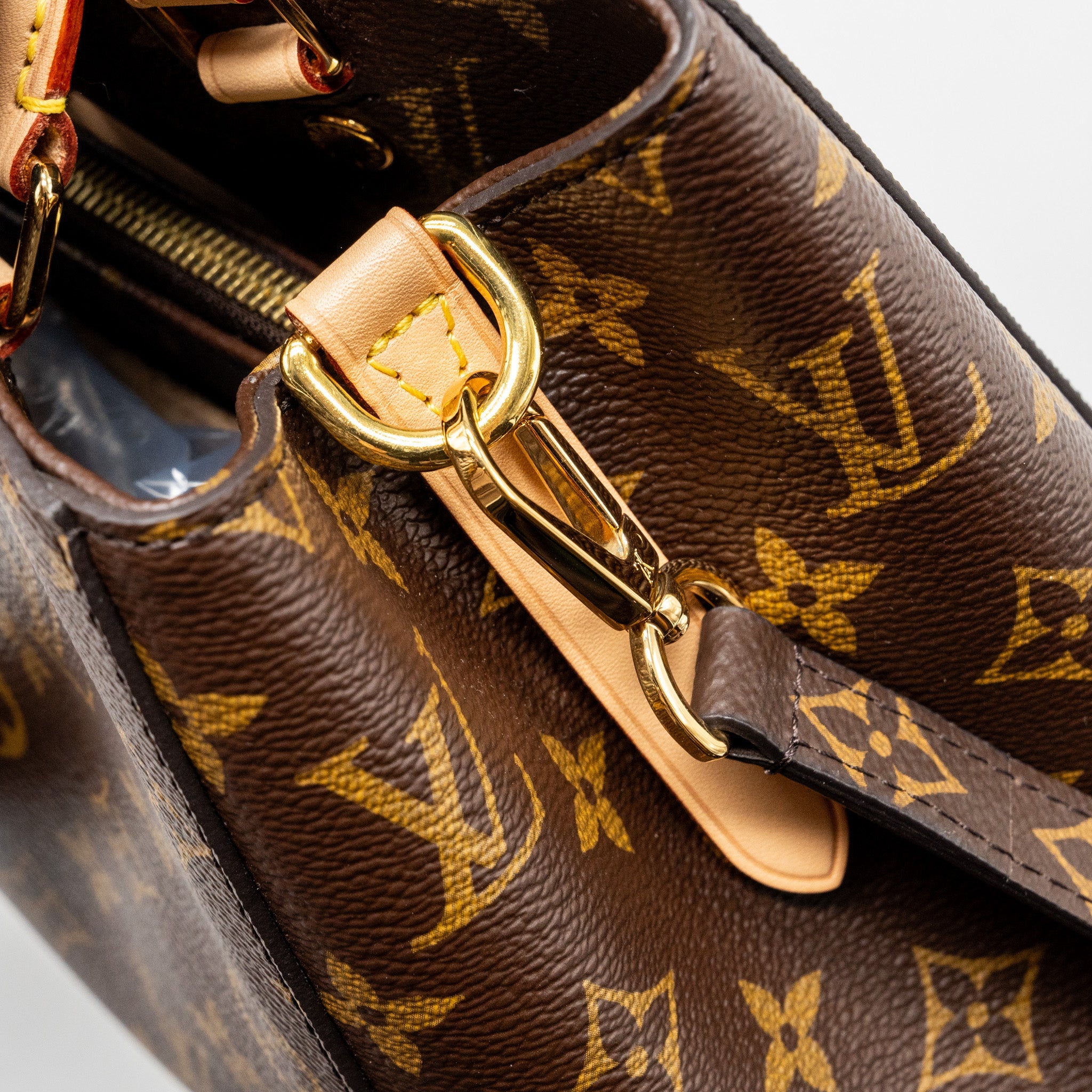 AAA Replica Louis Vuitton LV MONTAIGNE MM MONOGRAM CANVAS GHW