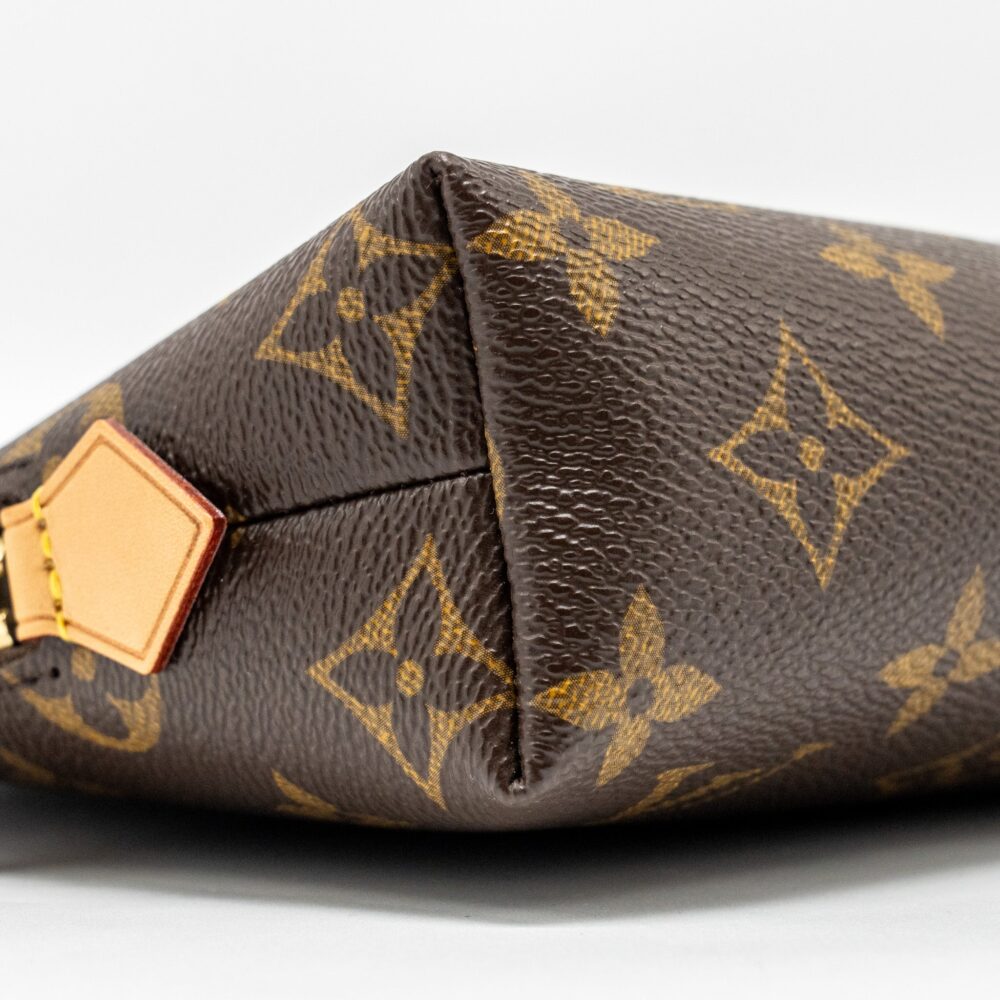 AAA Replica Louis Vuitton LV COSMETIC POUCH MONOGRAM CANVAS GHW