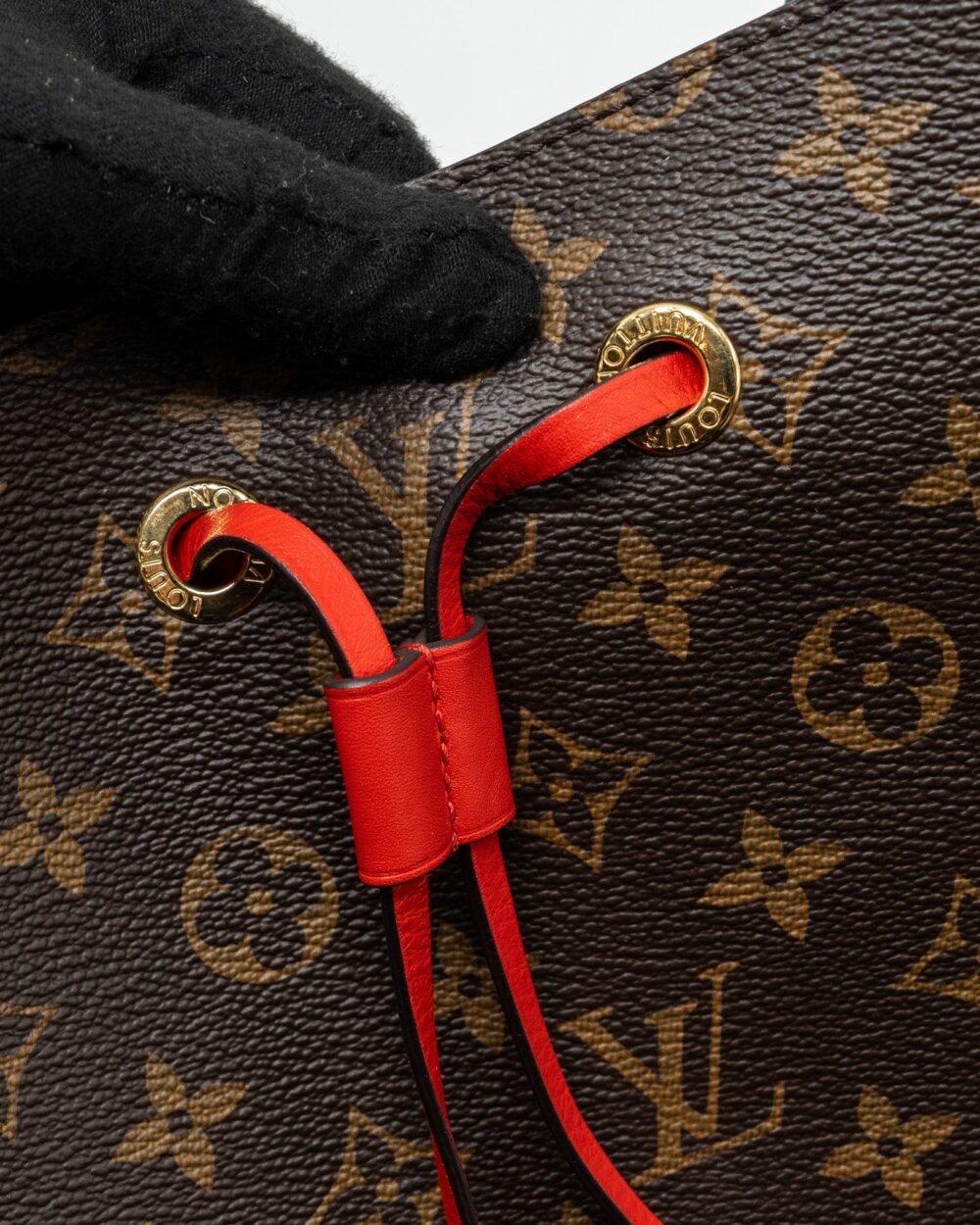AAA Replica Louis Vuitton LV NEONOE MONOGRAM CANVAS / RED GHW