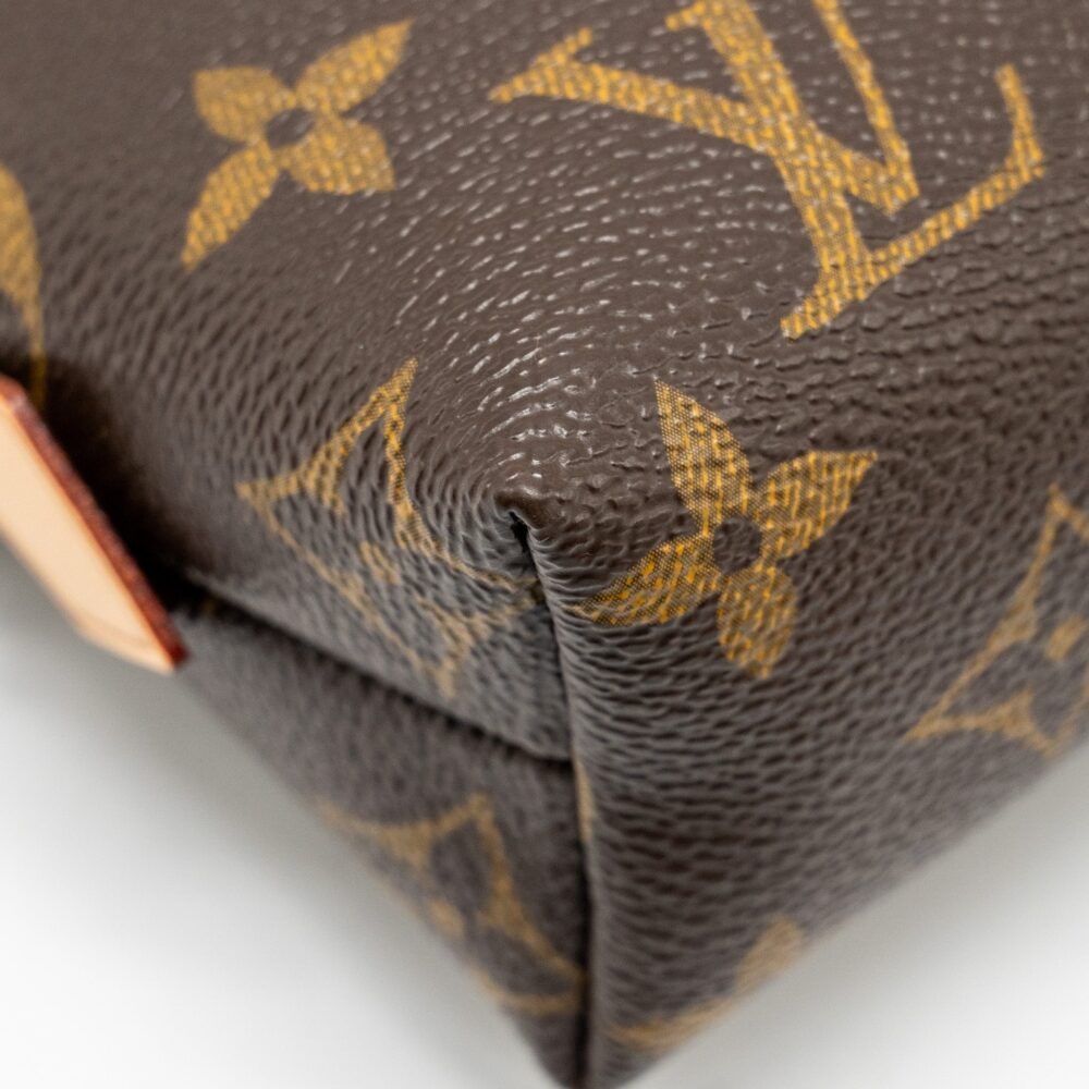 AAA Replica Louis Vuitton LV COSMETIC POUCH MONOGRAM CANVAS GHW