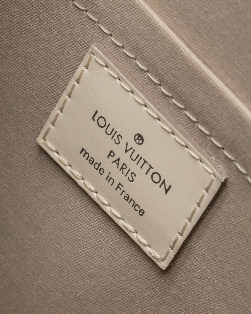 AAA Replica Louis Vuitton LV MADELEINE GM TOTE BAG EPI WHITE SHW