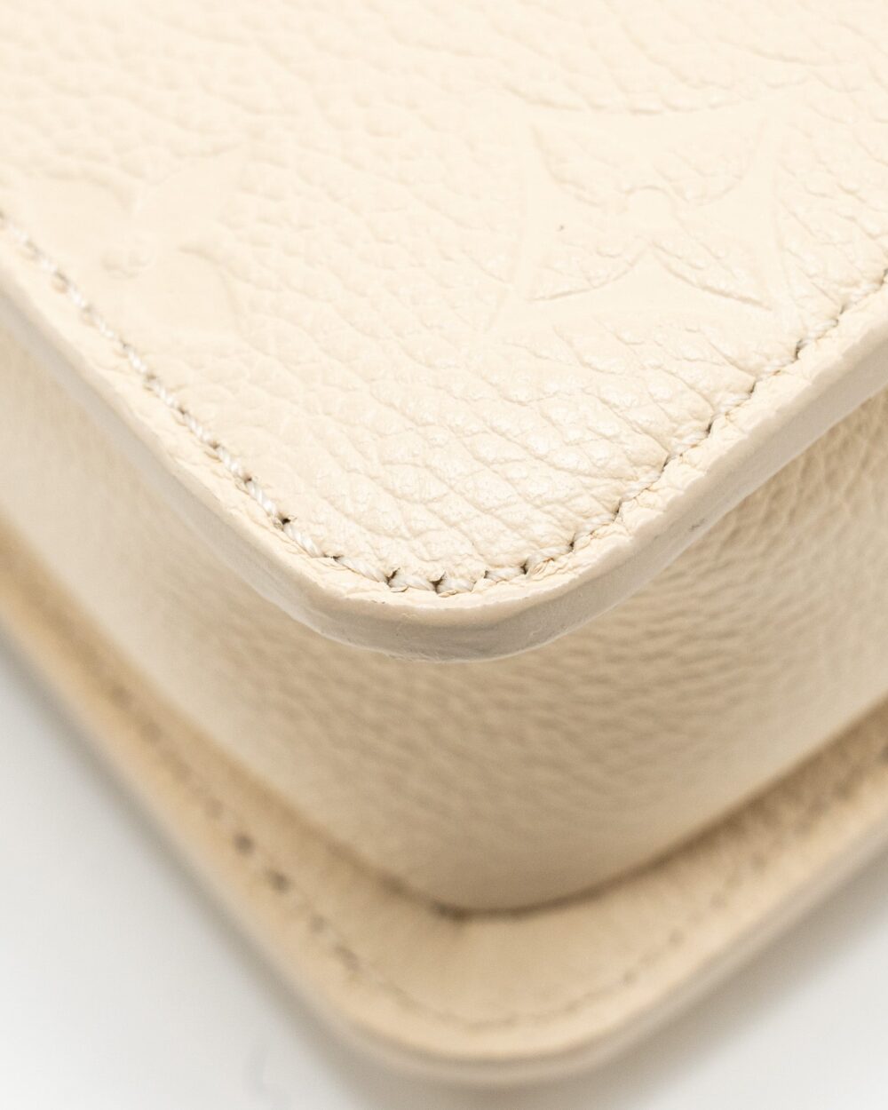 AAA Replica Louis Vuitton LV WALLET ON CHAIN MÉTIS MONOGRAM EMPREINTE CREAM GHW