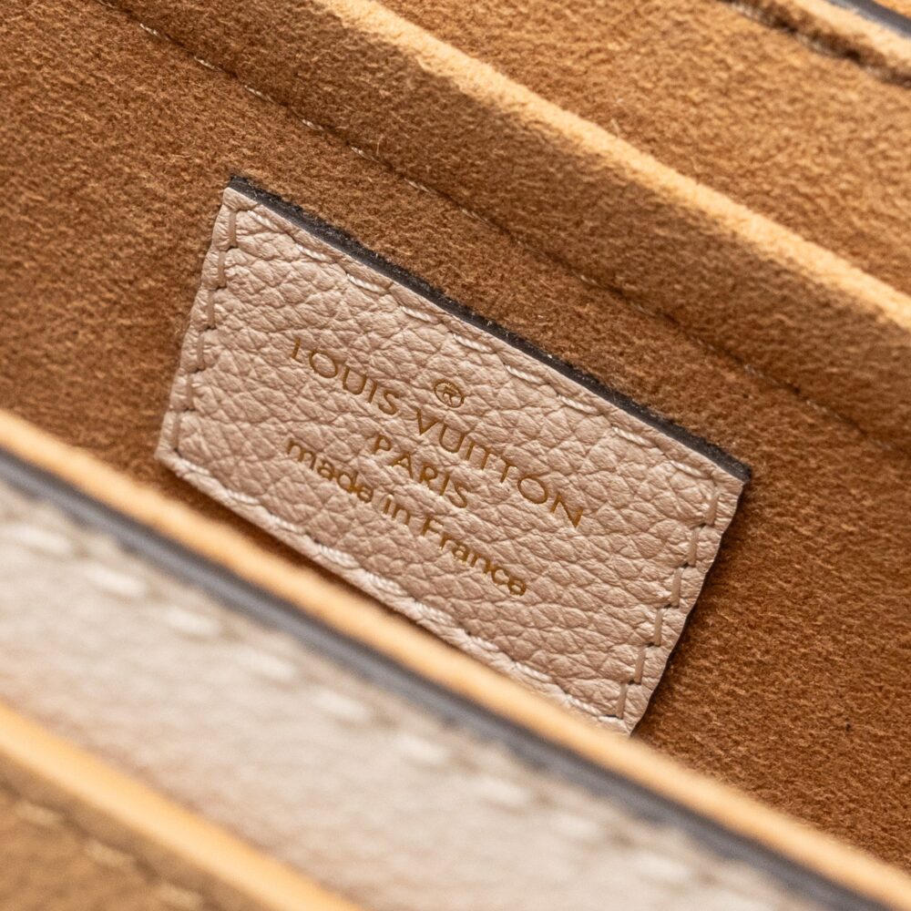 AAA Replica Louis Vuitton LV LOCKME TENDER GRAINED CALFSKIN BEIGE MULTICOLOUR GHW