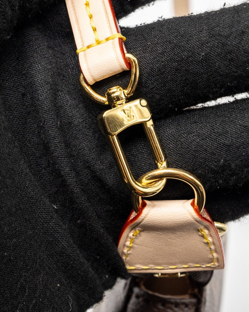 AAA Replica Louis Vuitton LV POCHETTE ACCESSORIES MONOGRAM CANVAS GHW