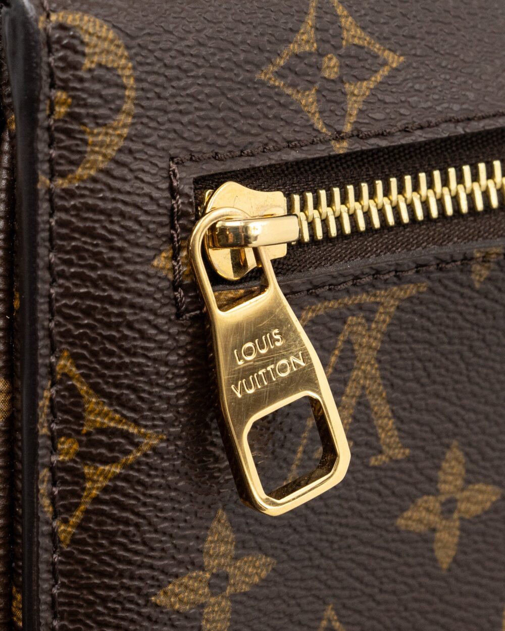 AAA Replica Louis Vuitton LV POCHETTE MÉTIS MONOGRAM CANVAS GHW