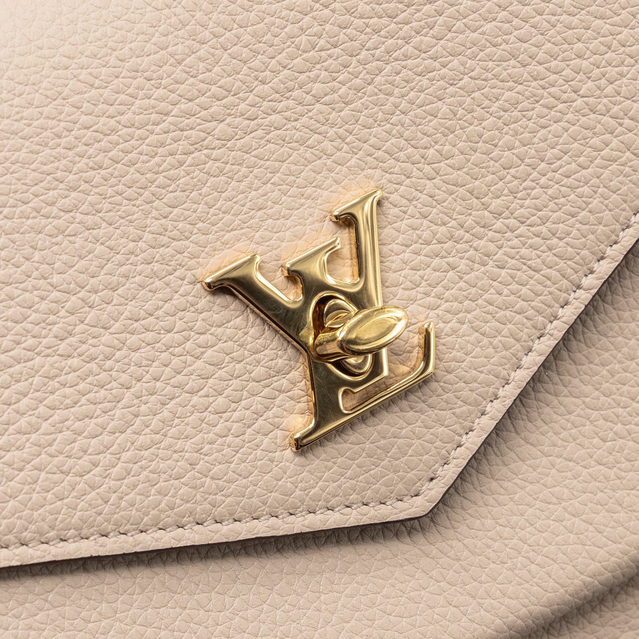 AAA Replica Louis Vuitton LV MYLOCKME CHAIN POCHETTE CALFSKIN GREIGE BEIGE GHW