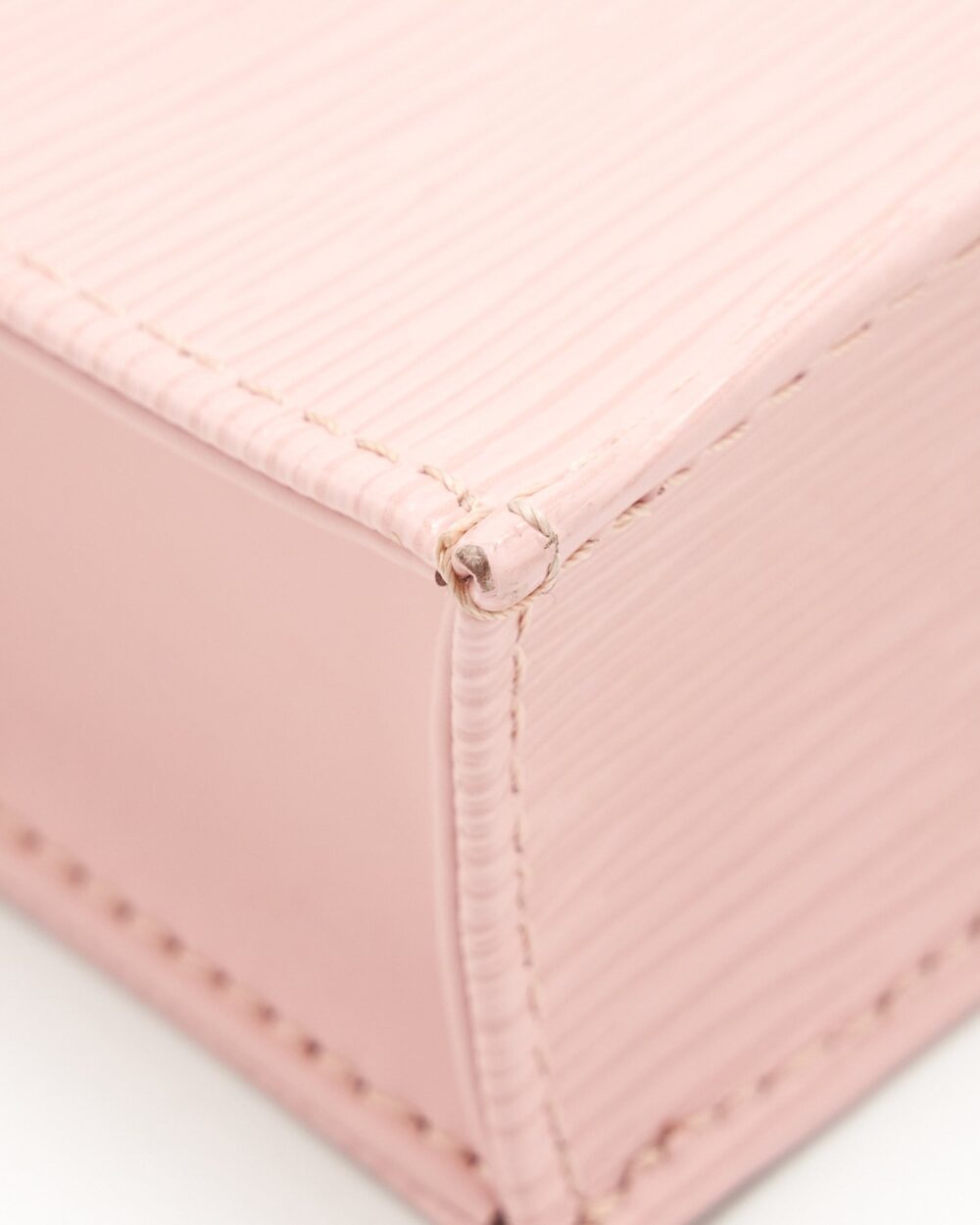AAA Replica Louis Vuitton LV PETIT SAC PLAT EPI LIGHT PINK/BLACK SHW