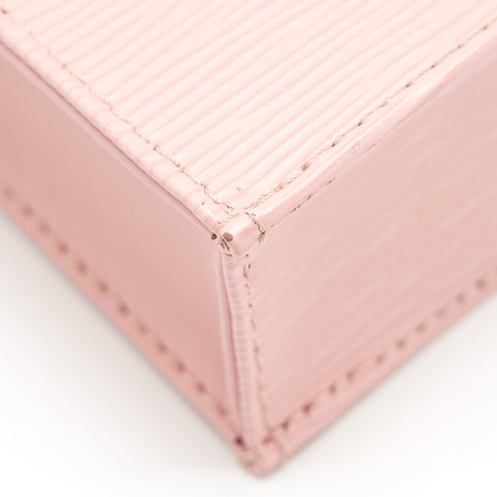 AAA Replica Louis Vuitton LV PETIT SAC PLAT EPI LIGHT PINK/BLACK SHW