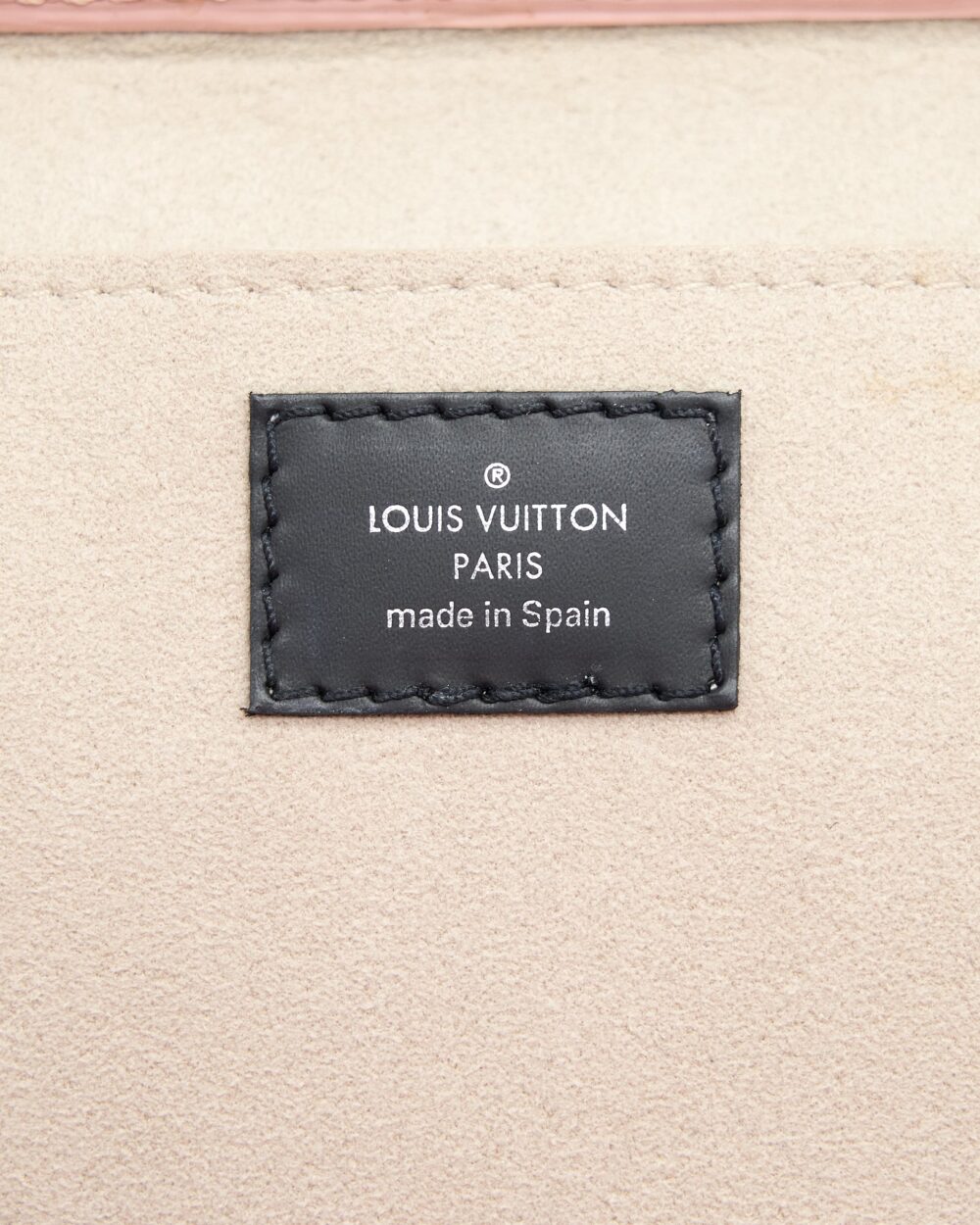 AAA Replica Louis Vuitton LV PETIT SAC PLAT EPI LIGHT PINK/BLACK SHW