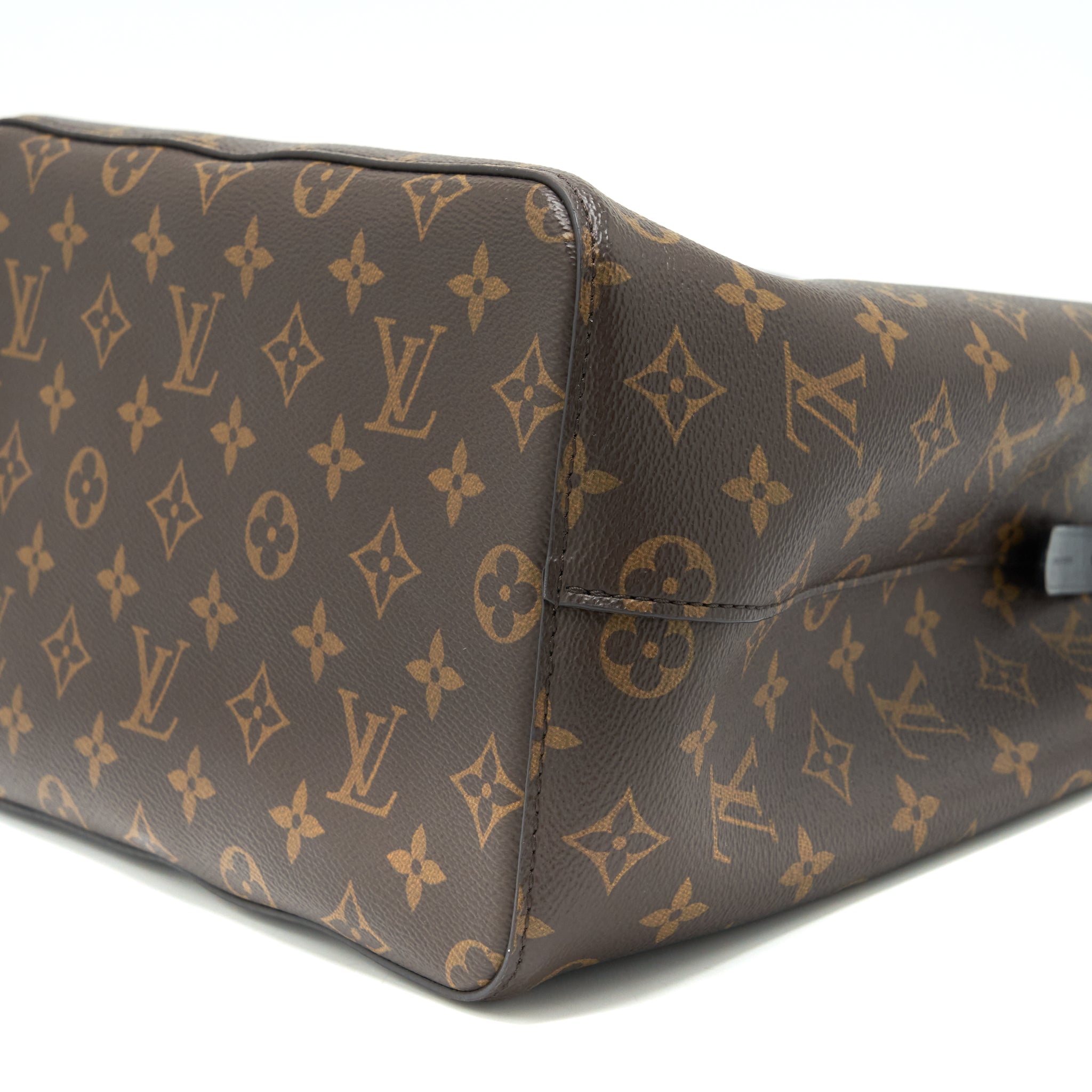 AAA Replica Louis Vuitton LV NEONOE MONOGRAM CANVAS GHW