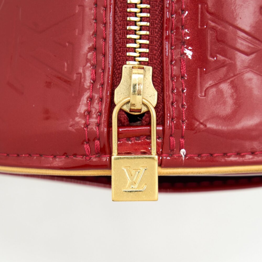 AAA Replica Louis Vuitton LV VINTAGE VERNIS PAPILLON BAG RED