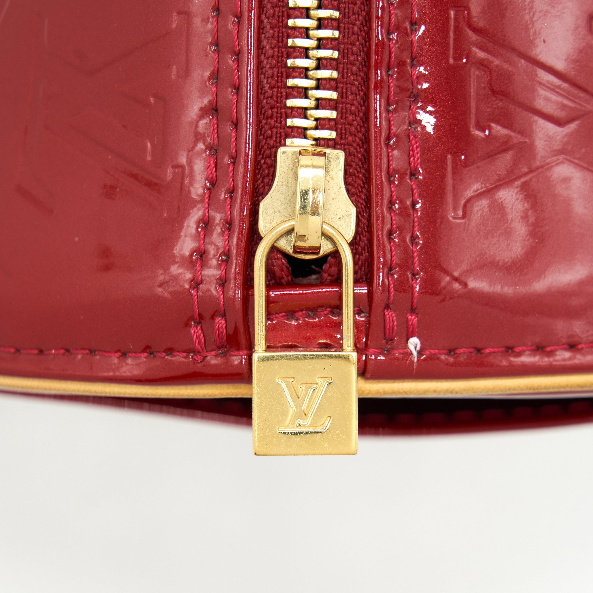 AAA Replica Louis Vuitton LV VINTAGE VERNIS PAPILLON BAG RED