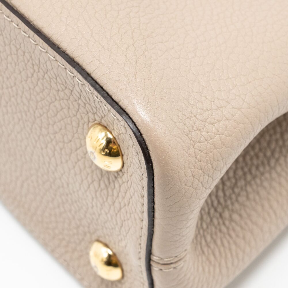 AAA Replica Louis Vuitton LV CAPUCINES MM TAURILLON LEATHER LIGHT GREY GHW