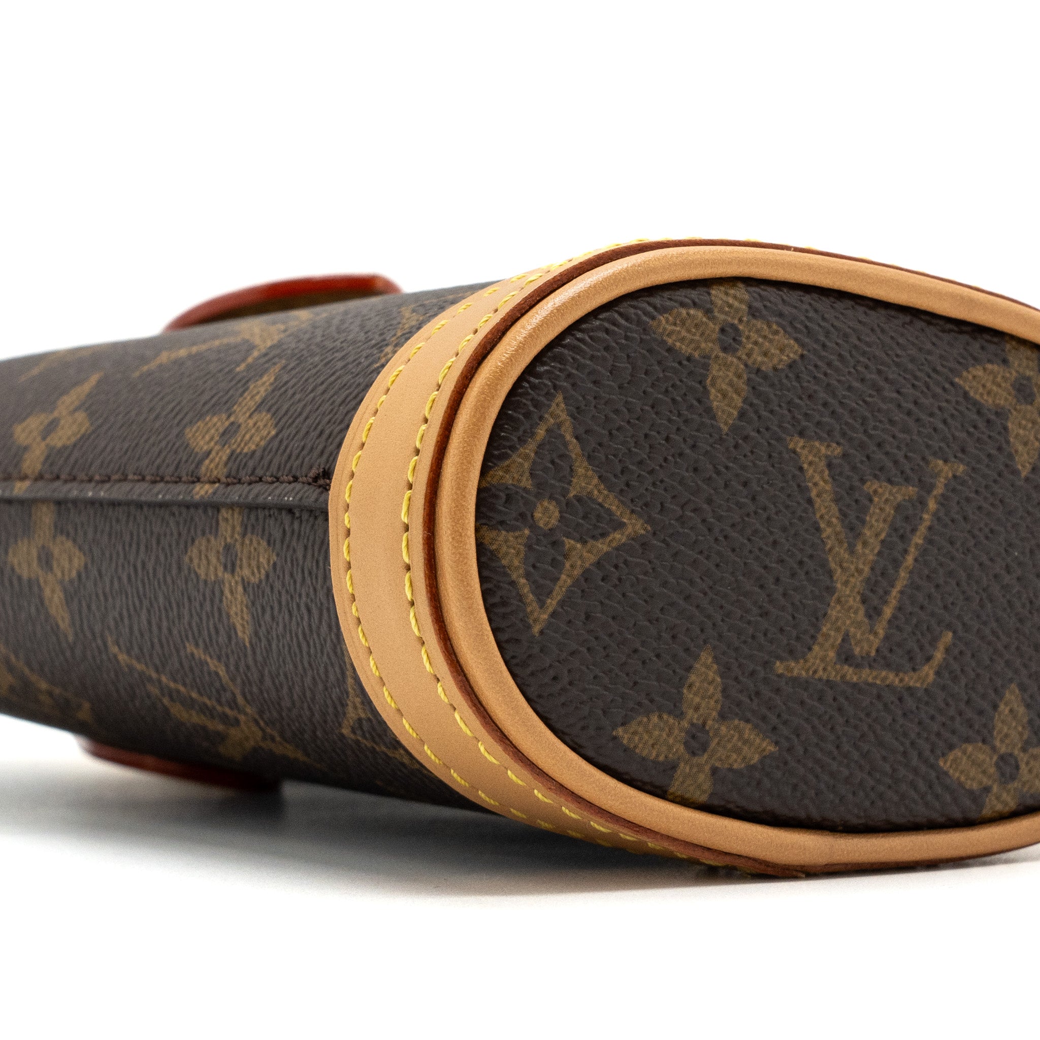 AAA Replica Louis Vuitton LV FOLD ME POUCH MONOGRAM CANVAS GHW(NEW VERSION)
