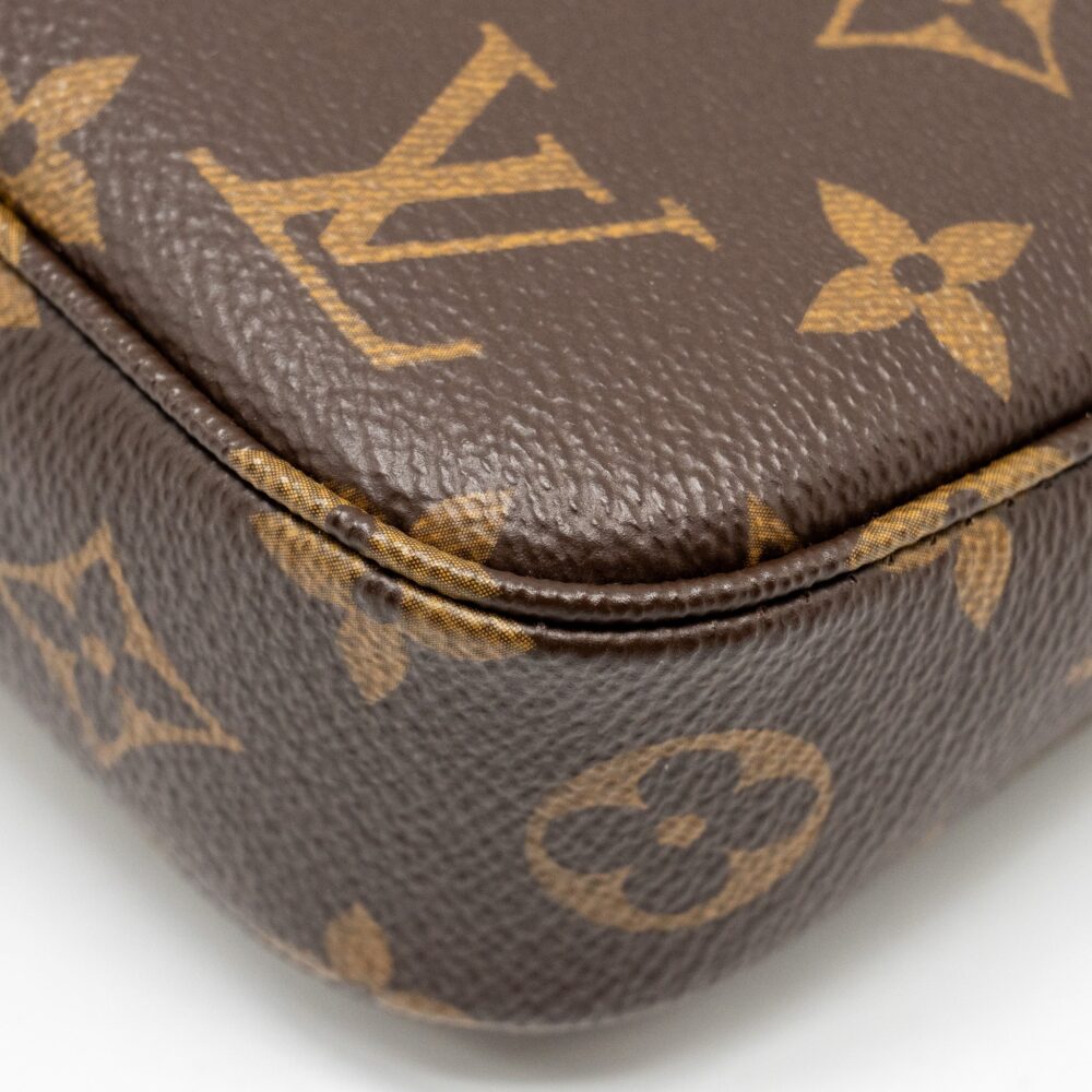 AAA Replica Louis Vuitton LV POCHETTE ACCESSORIES MONOGRAM CANVAS GHW