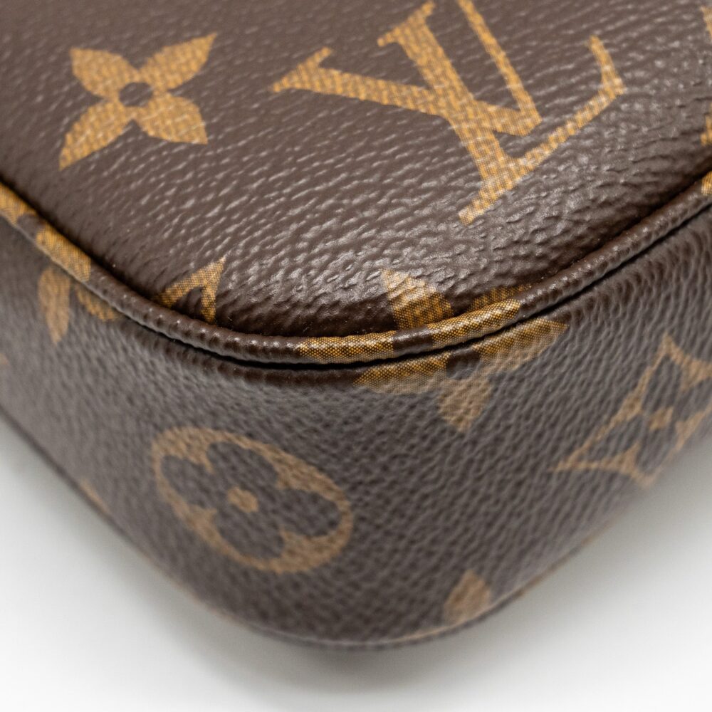 AAA Replica Louis Vuitton LV POCHETTE ACCESSORIES MONOGRAM CANVAS GHW