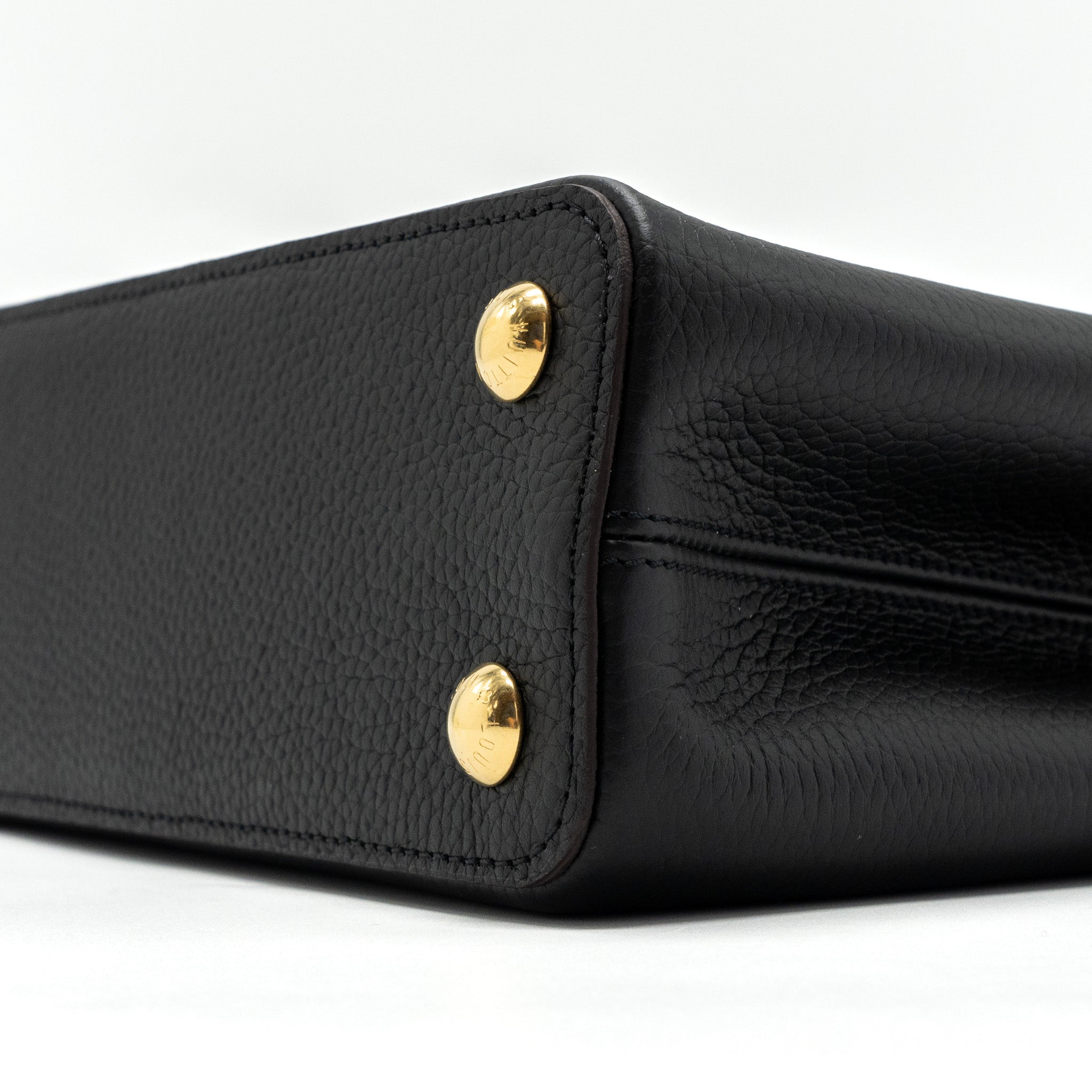 AAA Replica Louis Vuitton LV CAPUCINES BB TAURILLON BLACK GHW(NEW VERSION)