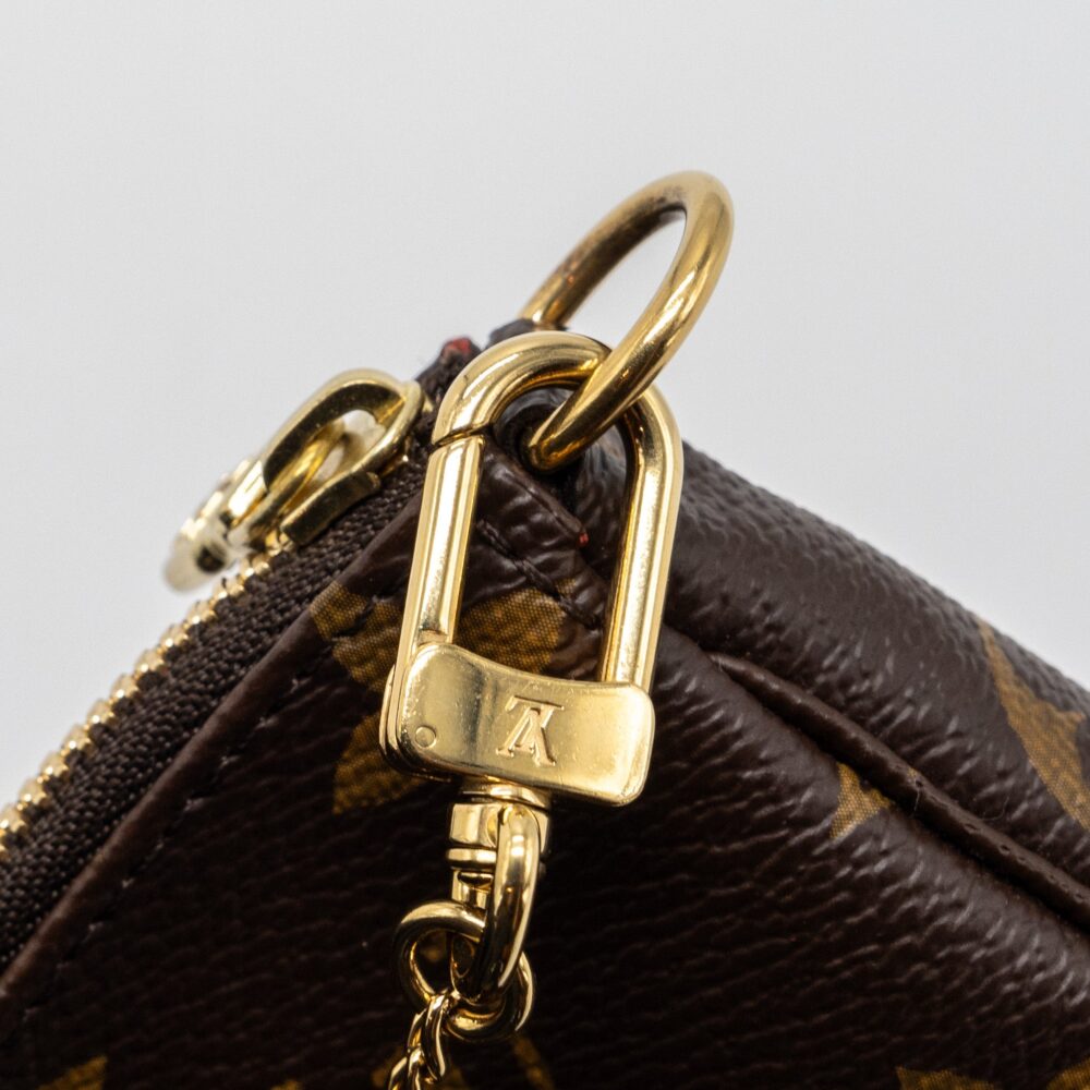 AAA Replica Louis Vuitton LV MINI POCHETTE ACCESSORIES 2020 CHRISTMAS MONOGRAM CANVAS GHW