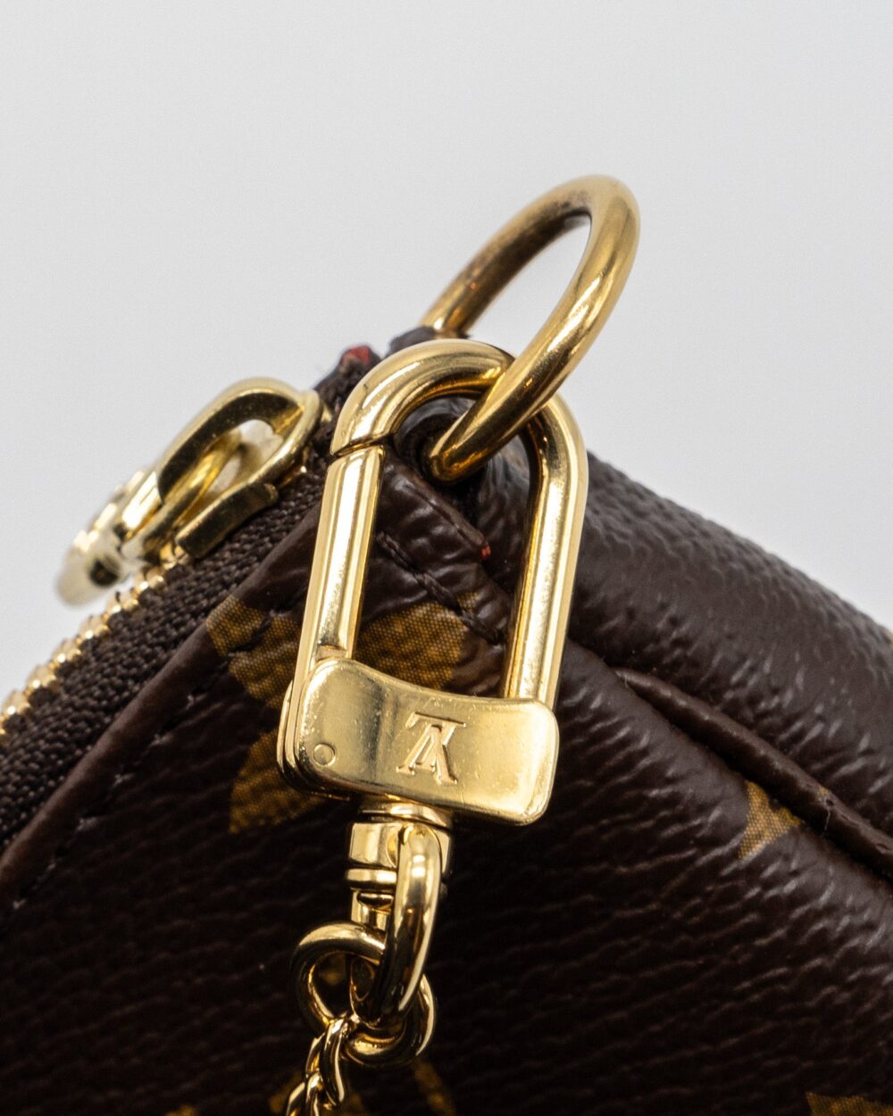 AAA Replica Louis Vuitton LV MINI POCHETTE ACCESSORIES 2020 CHRISTMAS MONOGRAM CANVAS GHW