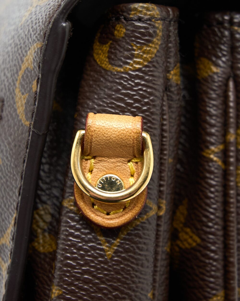AAA Replica Louis Vuitton LV POCHETTE MÉTIS MONOGRAM CANVAS GHW