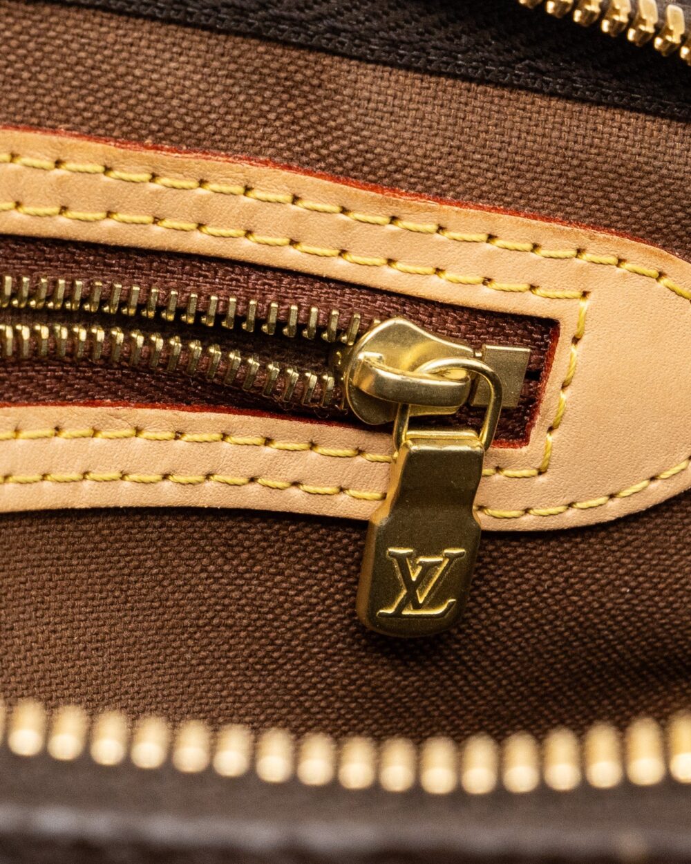 AAA Replica Louis Vuitton LV SPEEDY BANDOULIERE 25 MONOGRAM CANVAS GHW