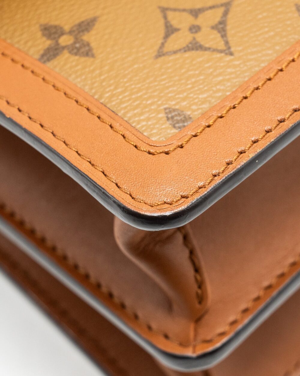 AAA Replica Louis Vuitton LV DAUPHINE MM MONOGRAM CANVAS GHW