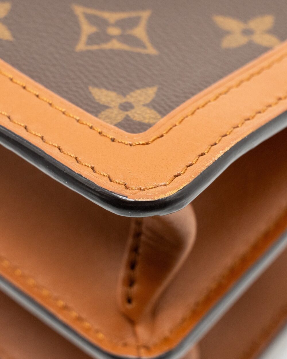 AAA Replica Louis Vuitton LV DAUPHINE MM MONOGRAM CANVAS GHW