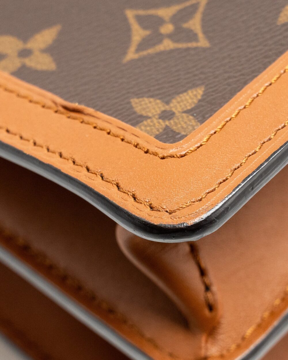 AAA Replica Louis Vuitton LV DAUPHINE MM MONOGRAM CANVAS GHW