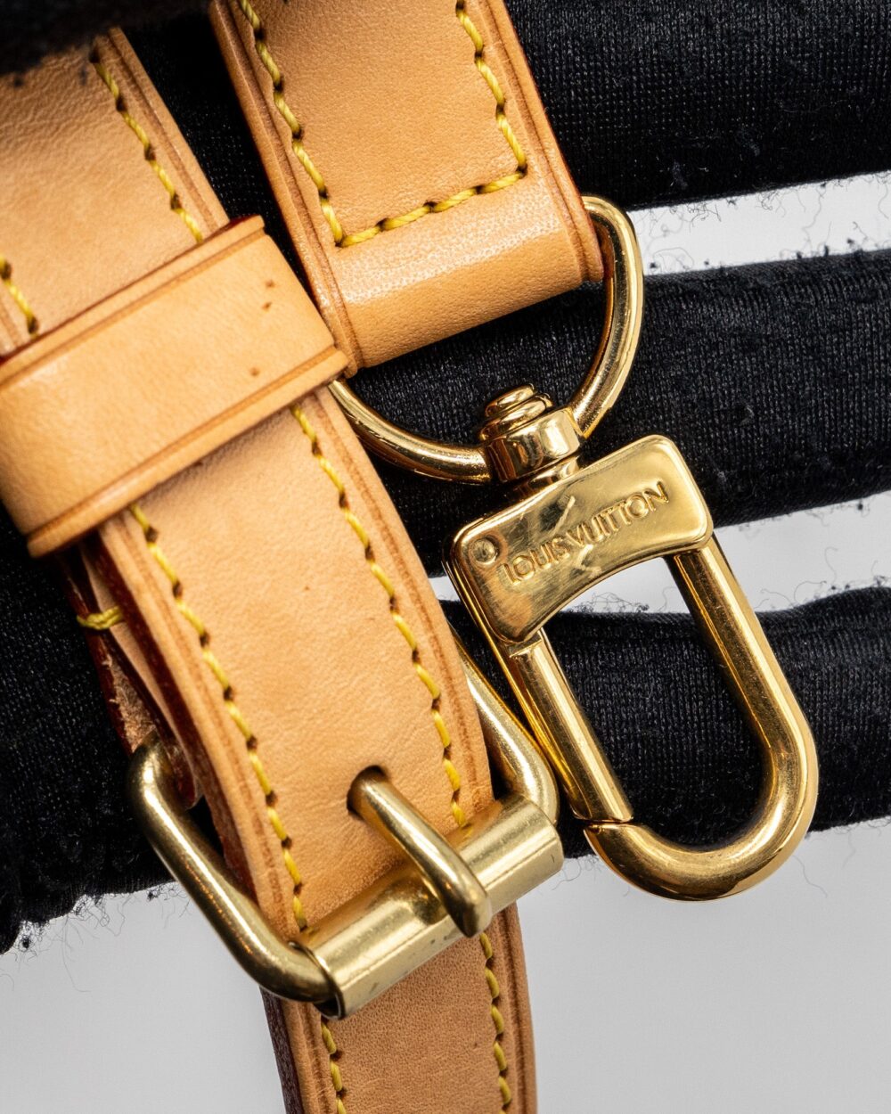 AAA Replica Louis Vuitton LV SPEEDY BANDOULIERE 25 MONOGRAM CANVAS GHW
