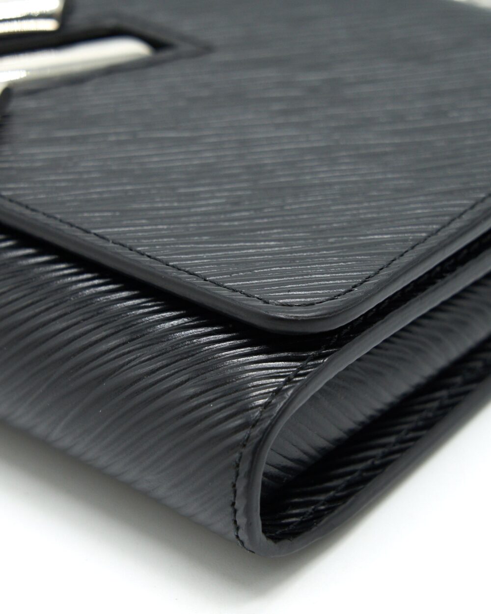 AAA Replica Louis Vuitton LV TWIST WALLET ON CHAIN BLACK SHW EPI LEATHER