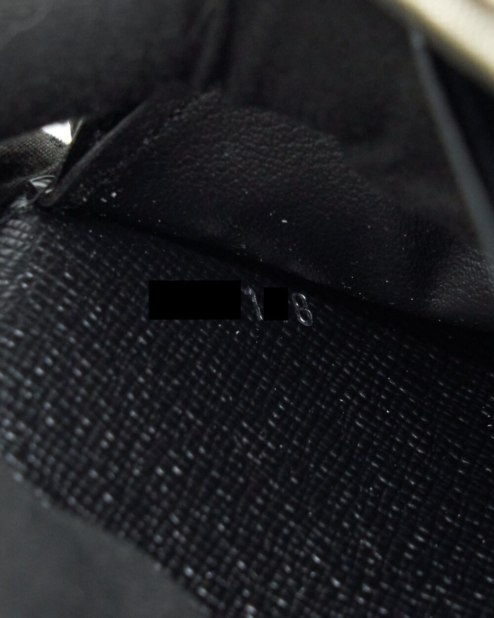 AAA Replica Louis Vuitton LV TWIST WALLET ON CHAIN BLACK SHW EPI LEATHER