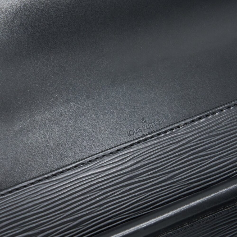 AAA Replica Louis Vuitton LV VINTAGE SHOULDER BAG EPI BLACK