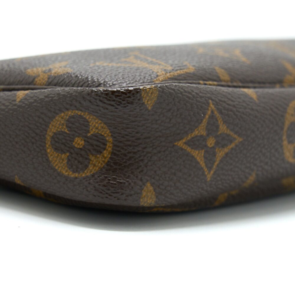 AAA Replica Louis Vuitton LV POCHETTE ACCESSORIES MONOGRAM CANVAS GHW