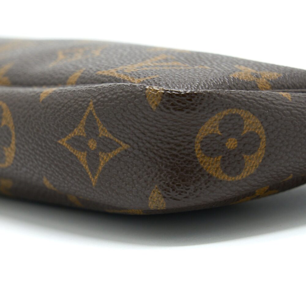 AAA Replica Louis Vuitton LV POCHETTE ACCESSORIES MONOGRAM CANVAS GHW