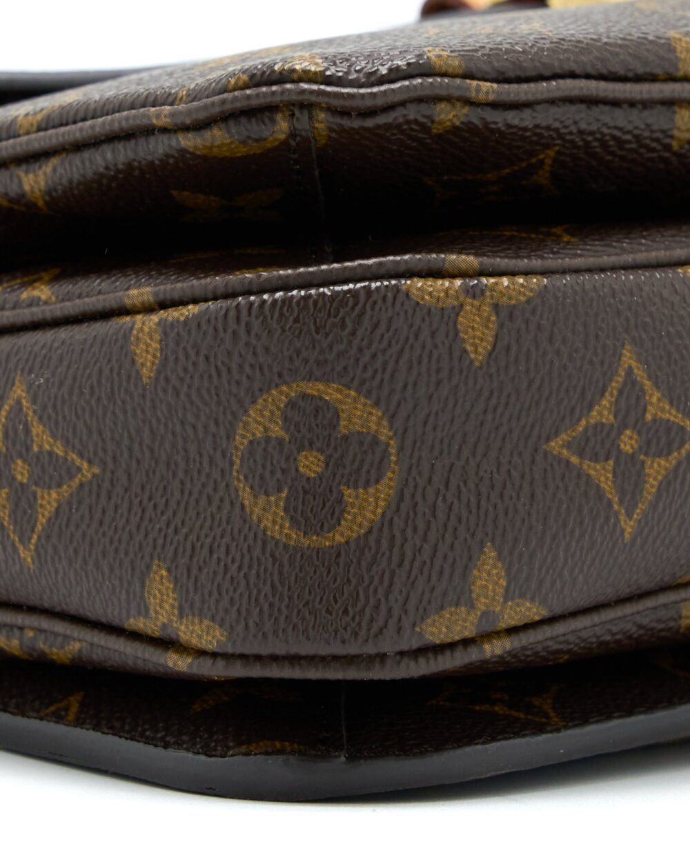 AAA Replica Louis Vuitton LV POCHETTE METIS MONOGRAM CANVAS GHW