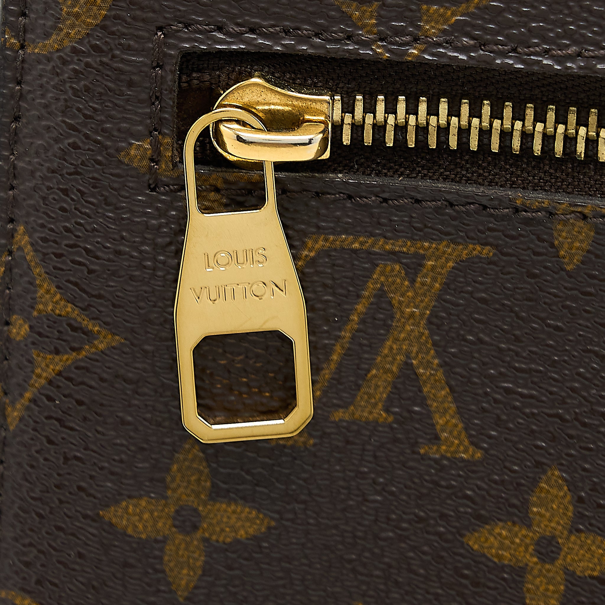 AAA Replica Louis Vuitton LV POCHETTE METIS MONOGRAM CANVAS GHW