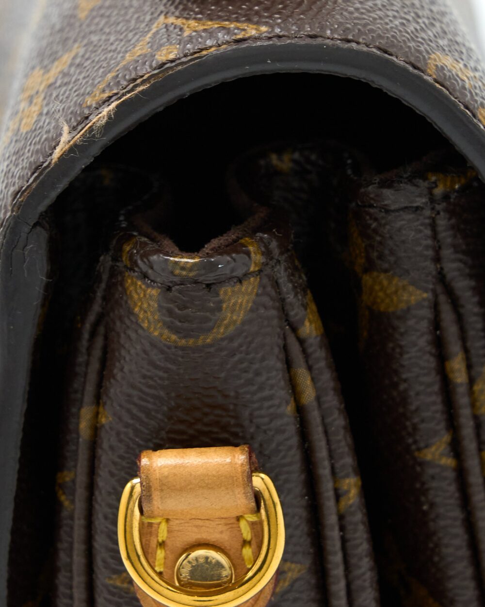 AAA Replica Louis Vuitton LV POCHETTE METIS MONOGRAM CANVAS GHW
