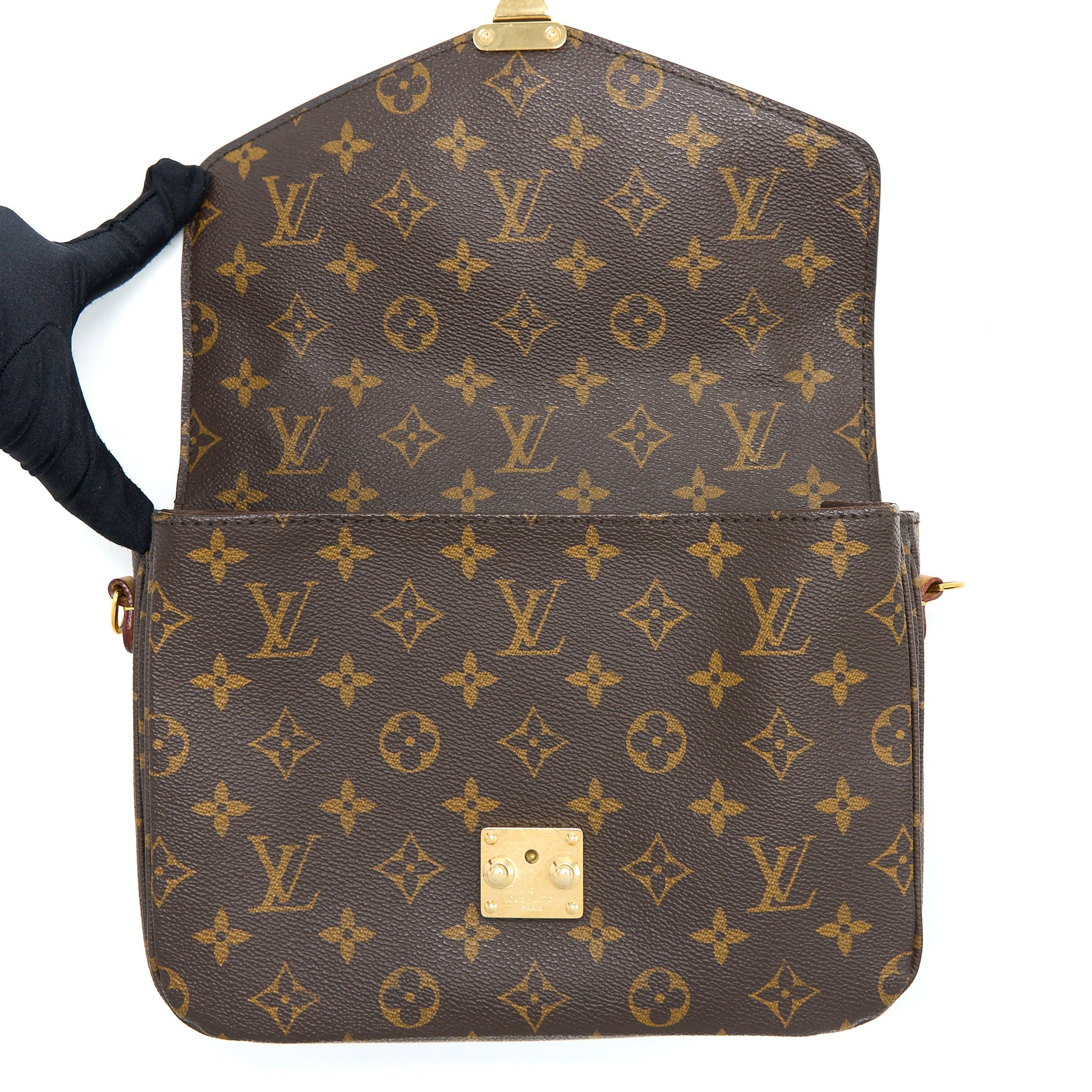 AAA Replica Louis Vuitton LV POCHETTE METIS MONOGRAM CANVAS GHW