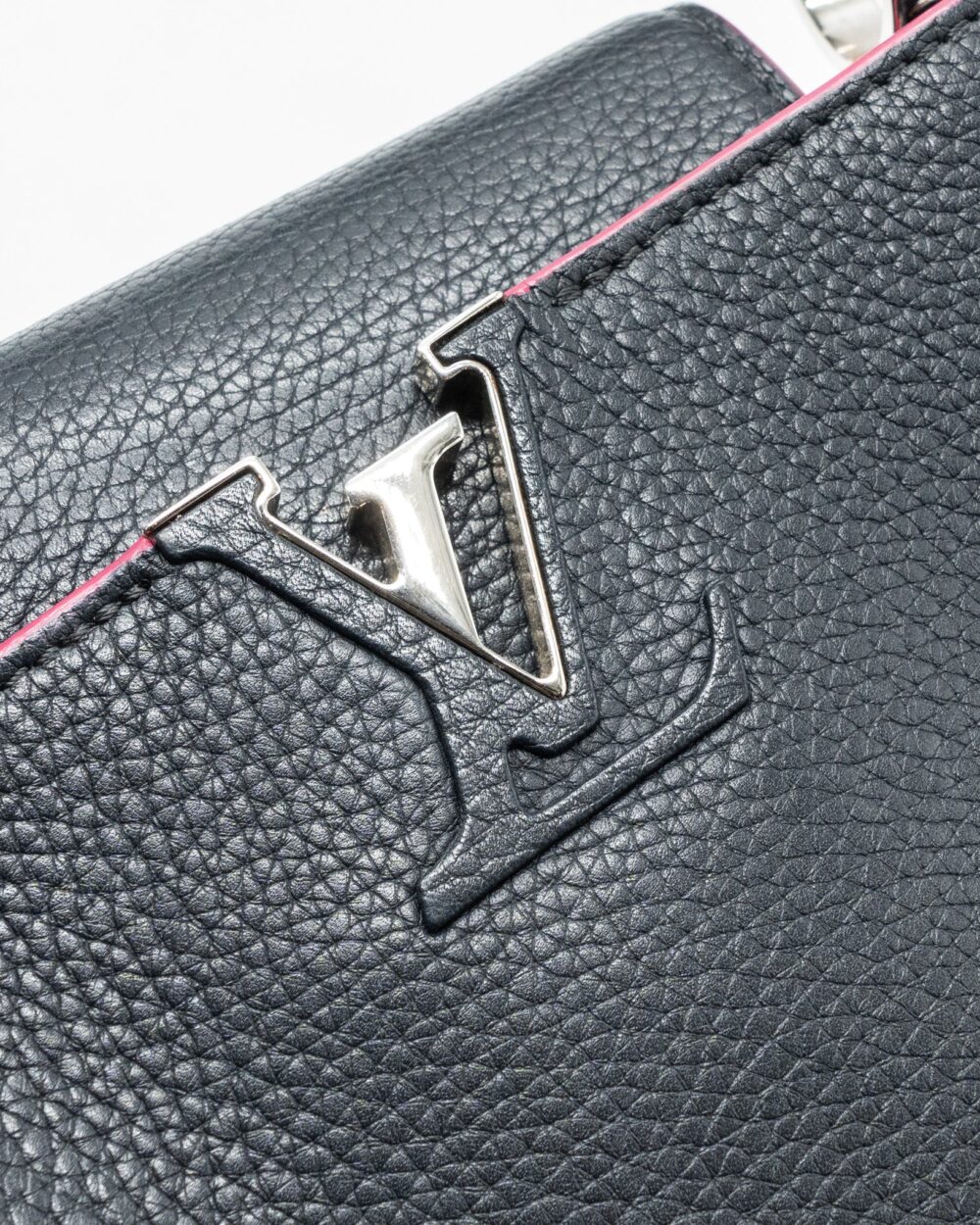 AAA Replica Louis Vuitton LV CAPUCINES BB TAURILLON NAVY SHW