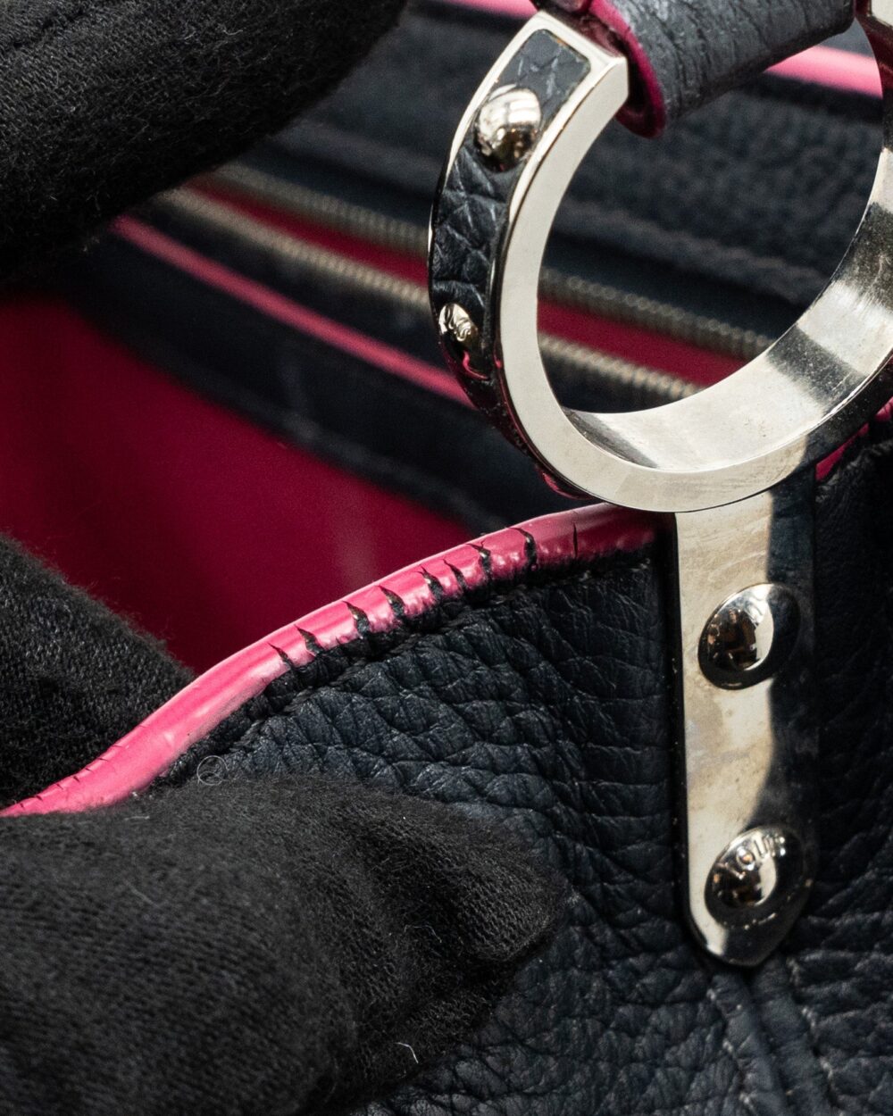 AAA Replica Louis Vuitton LV CAPUCINES BB TAURILLON NAVY SHW