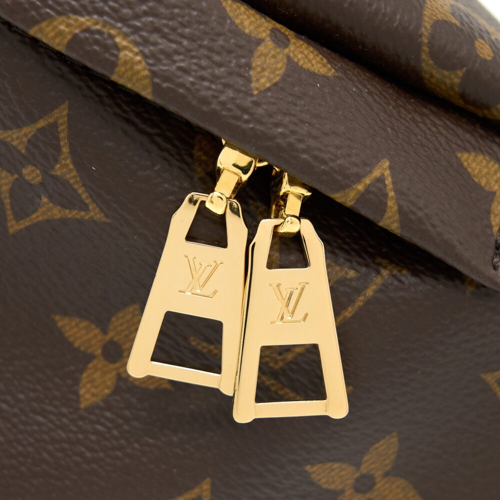 AAA Replica Louis Vuitton LV BUMBAG MONOGRAM CANVAS GHW